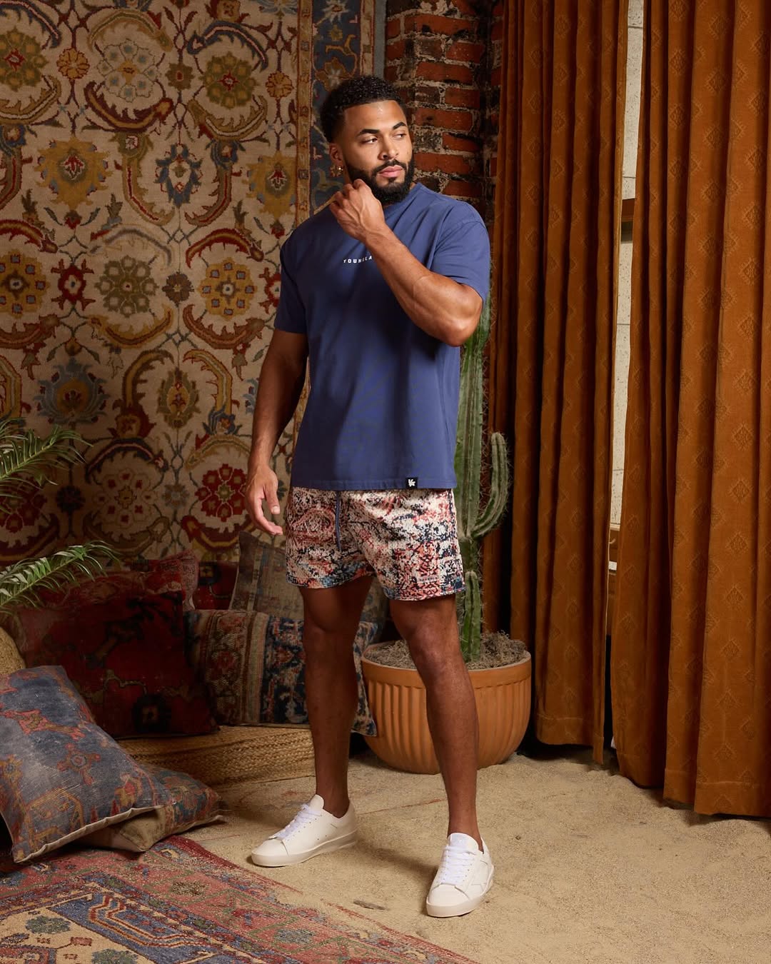 1112 - PERSIAN RUG SHORTS