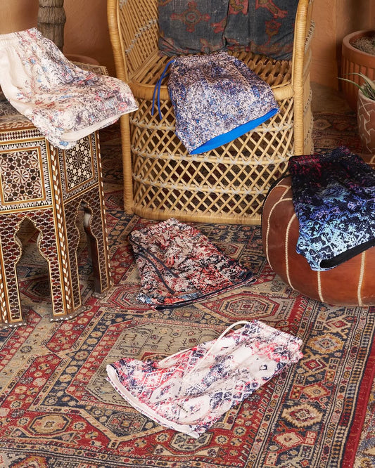 1112 - PERSIAN RUG SHORTS